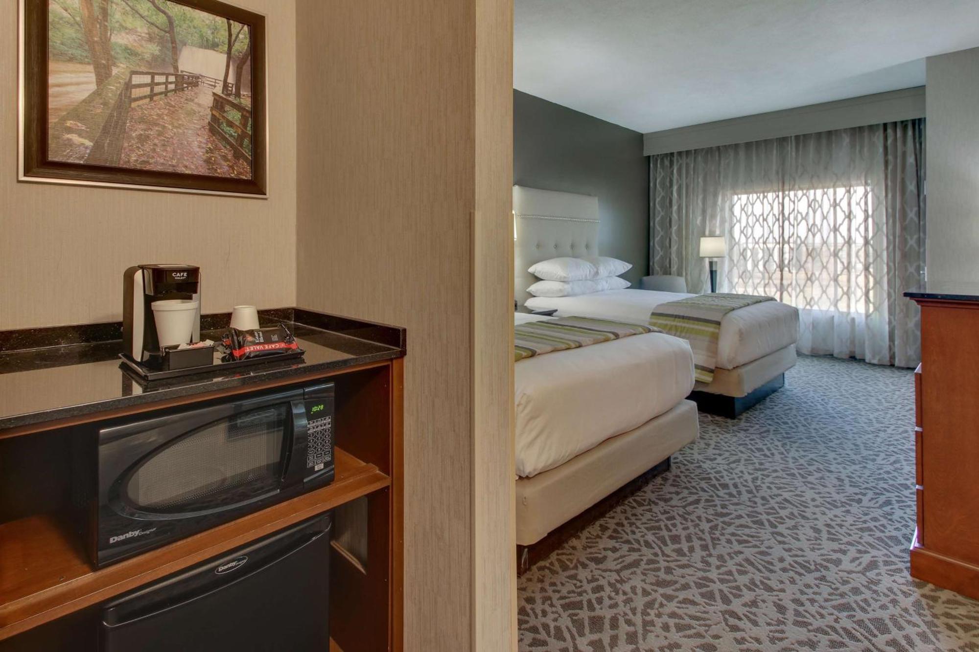 Drury Inn & Suites Cleveland Beachwood Εξωτερικό φωτογραφία